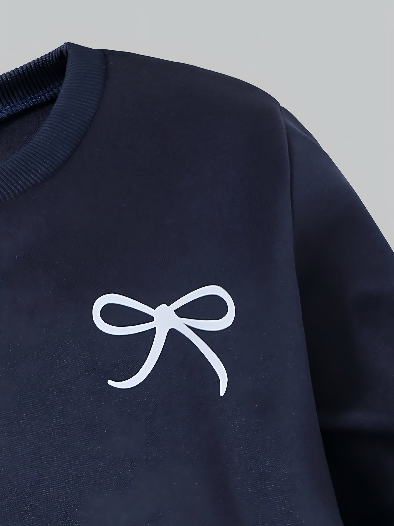 Girls' 2pcs Winter Outfit Set - Oversized -Lined Bow Print Sweatshirt & Navy Blue Wide-Leg Pants, Cozy 2pcs Sweatsuit for, Playdates, Casual Wear - Warm Loose-Fit Matching Clothes (Ideal Gift for), Perfect for Outdoor