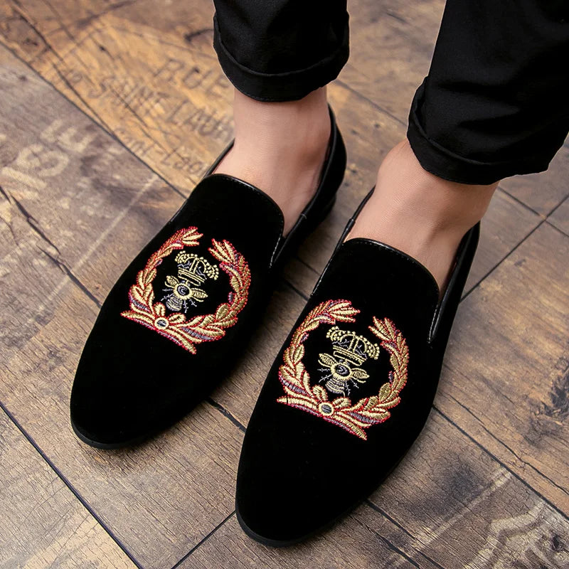 Men's Fashion Suede Leather Embroidery Loafers Mens Casual Printed Moccasins Oxfords Shoes Man Party Driving Flats EU size 38-45