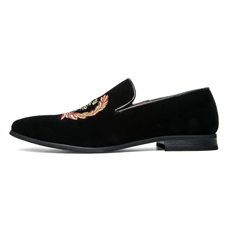 Men's Fashion Suede Leather Embroidery Loafers Mens Casual Printed Moccasins Oxfords Shoes Man Party Driving Flats EU size 38-45
