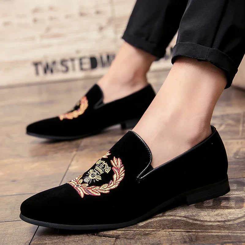 Men's Fashion Suede Leather Embroidery Loafers Mens Casual Printed Moccasins Oxfords Shoes Man Party Driving Flats EU size 38-45