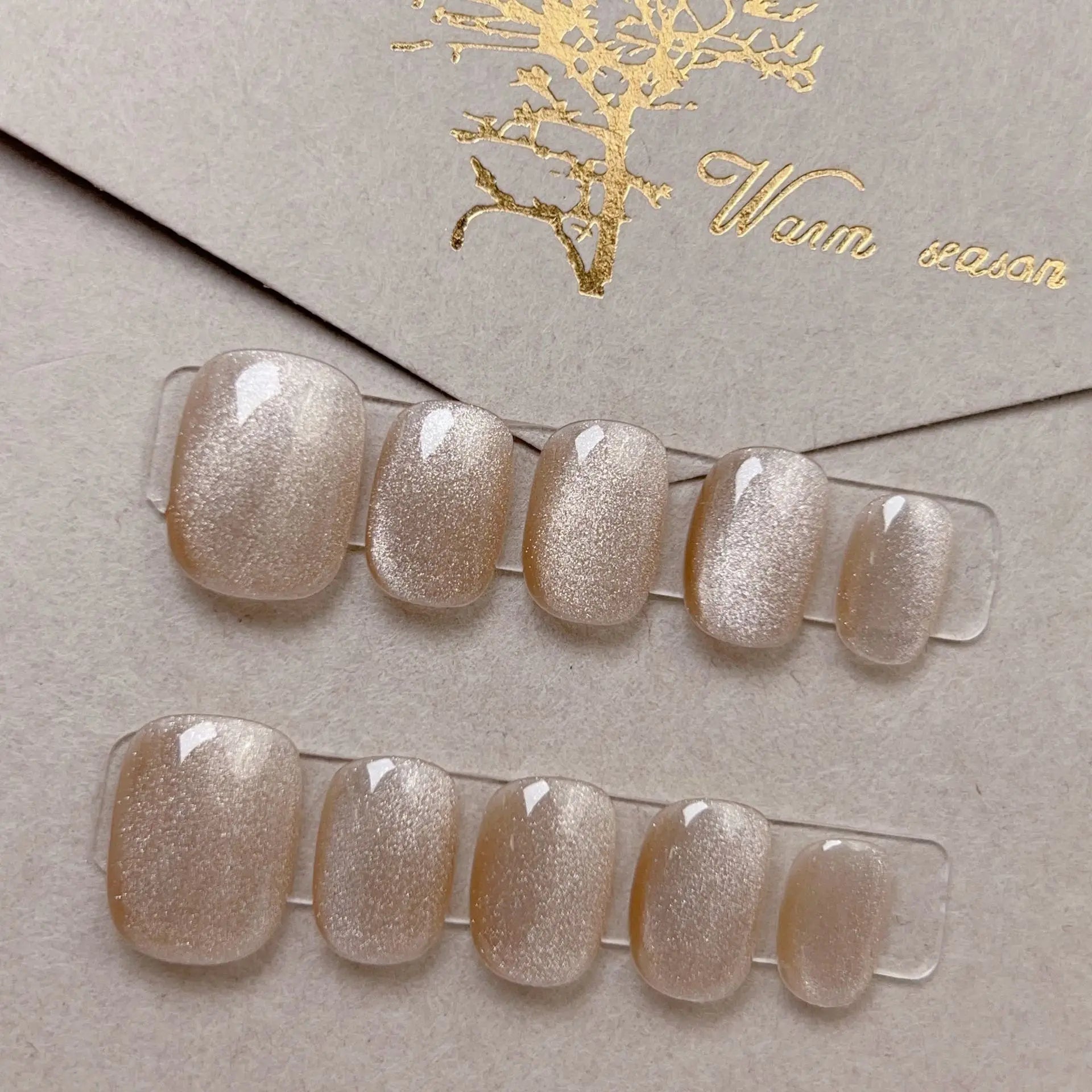Handmade Cat-eye Press on Nails Short False Nails Full Cover Stick on Nail Tips Artificial Reusable Fake Nails for Women
