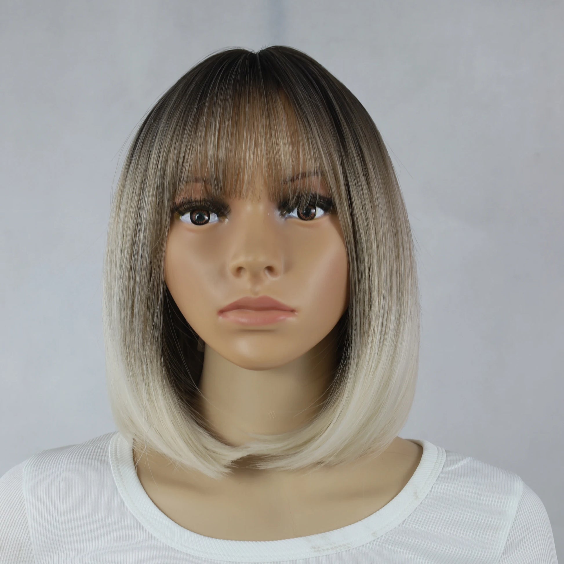 Wigs for women short straight hair wigs heat-resistant synthetic fiber easy to care for daily party stage performance 12 inches